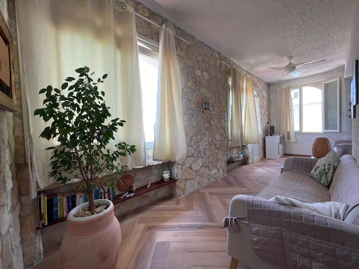 Beach House • First Floor - Avola
