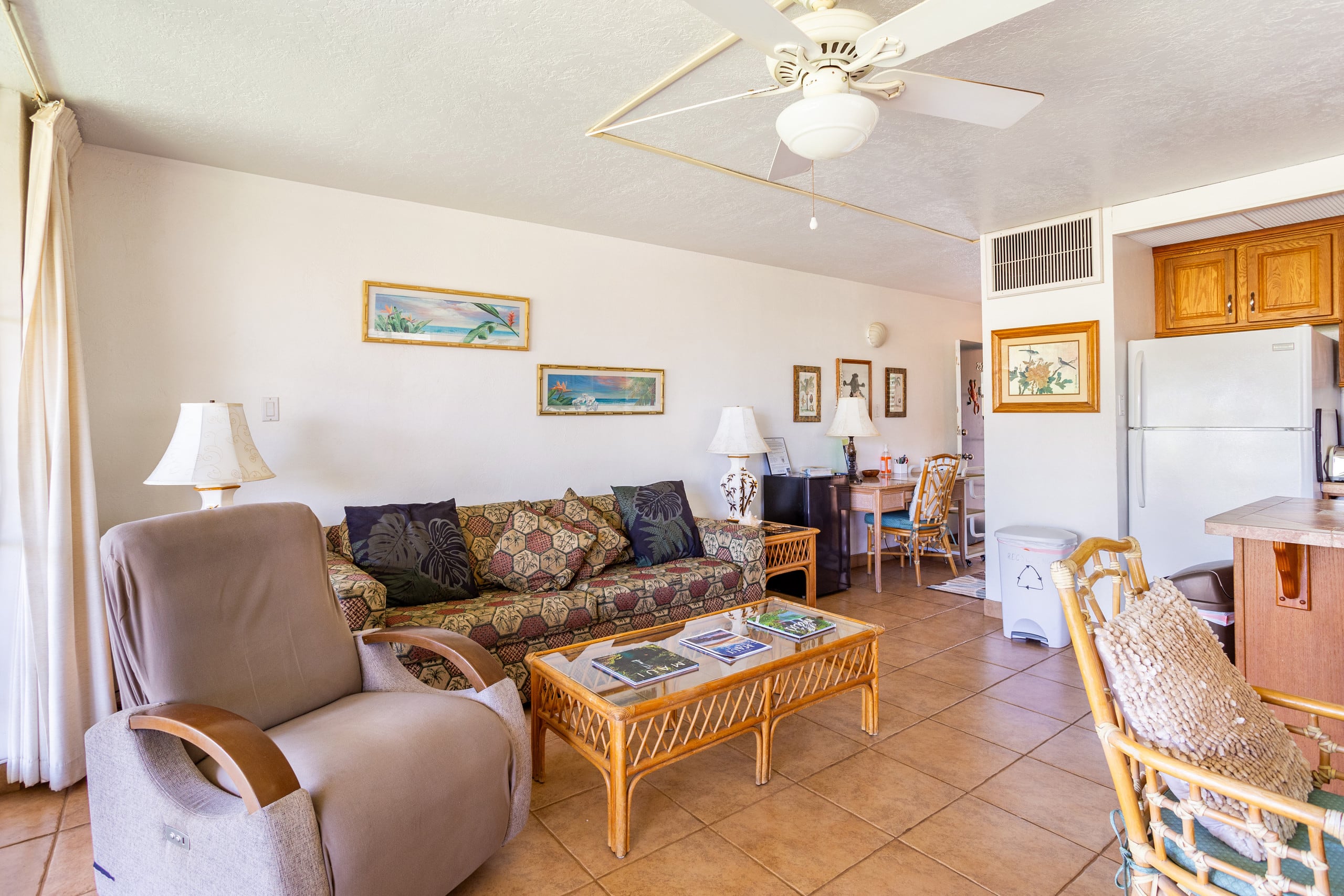 Maui Condo across fm Kam 2 in HOTEL Zoned Resort - Image 8