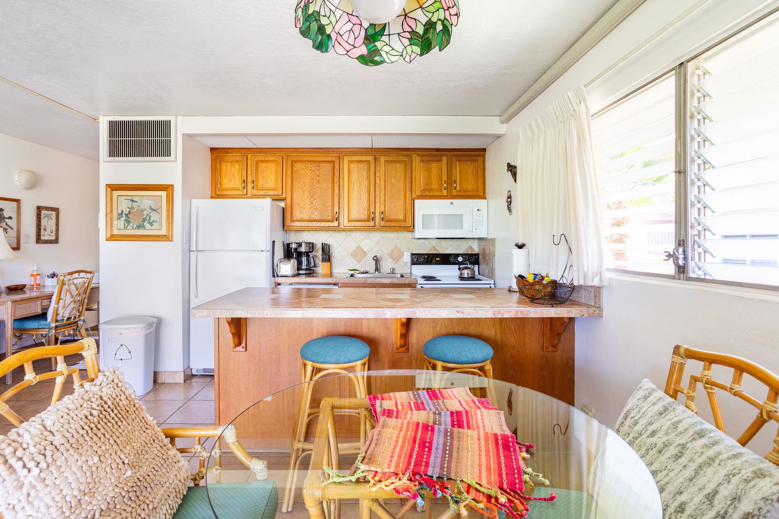 Maui Condo across fm Kam 2 in HOTEL Zoned Resort - Image 19