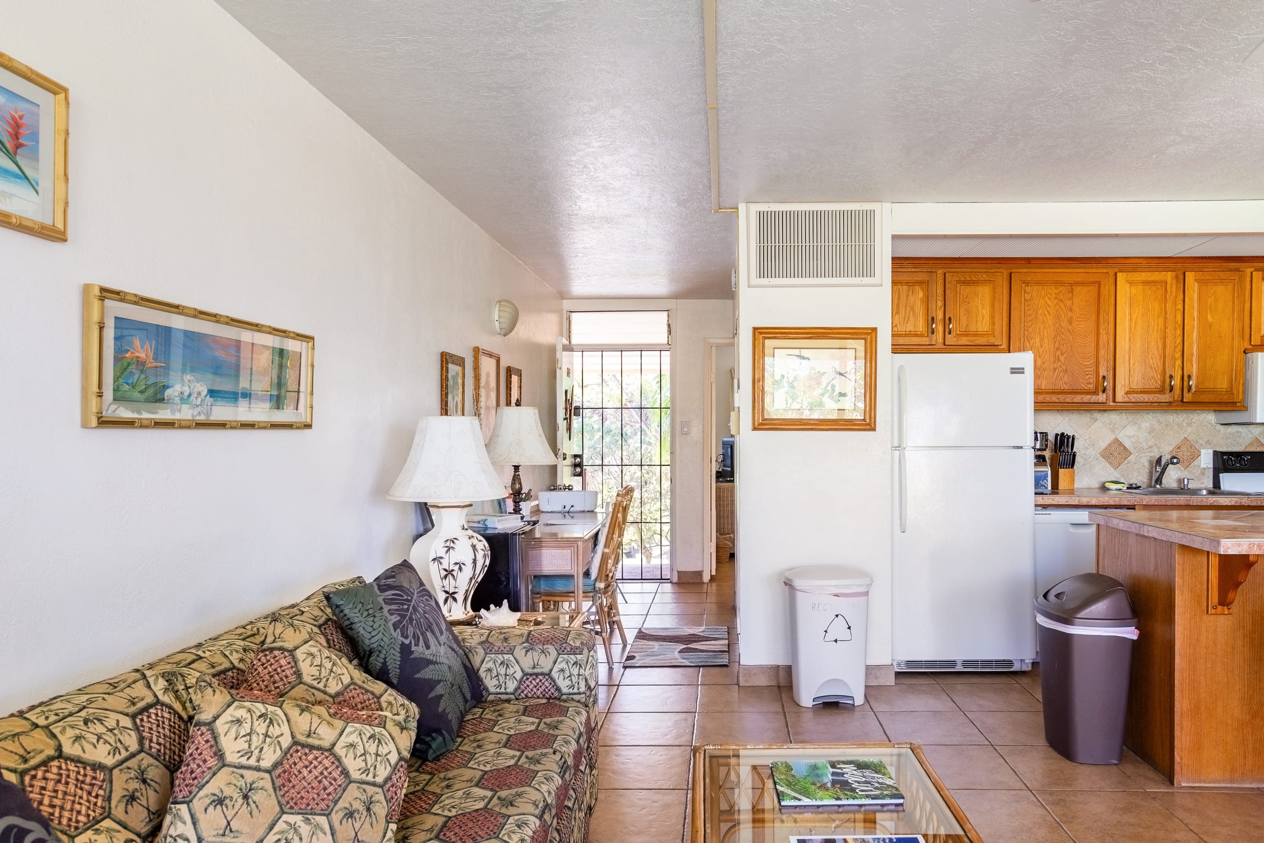 Maui Condo across fm Kam 2 in HOTEL Zoned Resort - Image 10