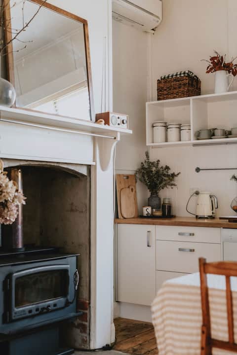 Charming Coastal Retreat Pets Welcome