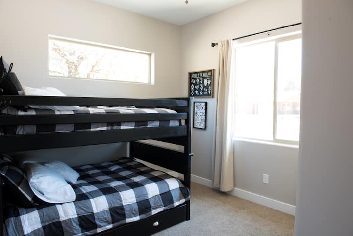 Ორადგილიანი ბუნკერები + ტრუნდლი