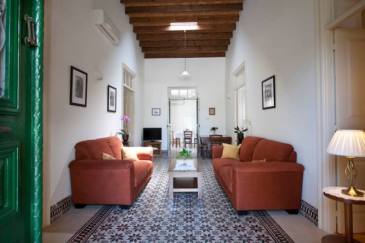 Stunning Traditional Villa, Strovolos, Nicosia - Chipre