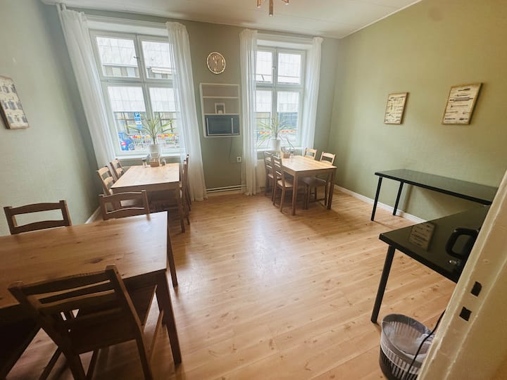 Dubbelrum Privat Dusch Och Wc, Frukost Ingår - Norrköping