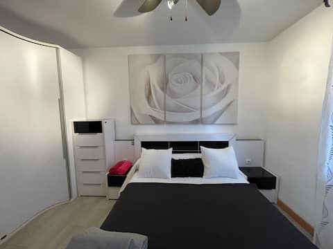 At the Cathedral's doors, 90m2 with Garage