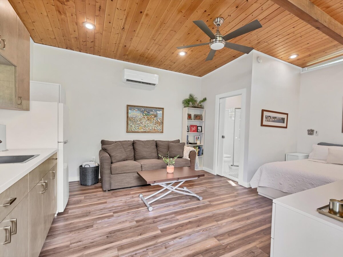 Popular Airbnb listing: Private Tiny House Surrounded by Nature in Parker Lane
