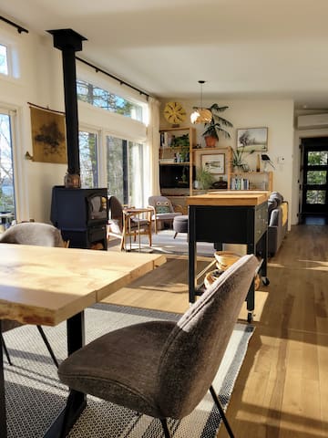 Coastal Modern Cabin gallery image 3