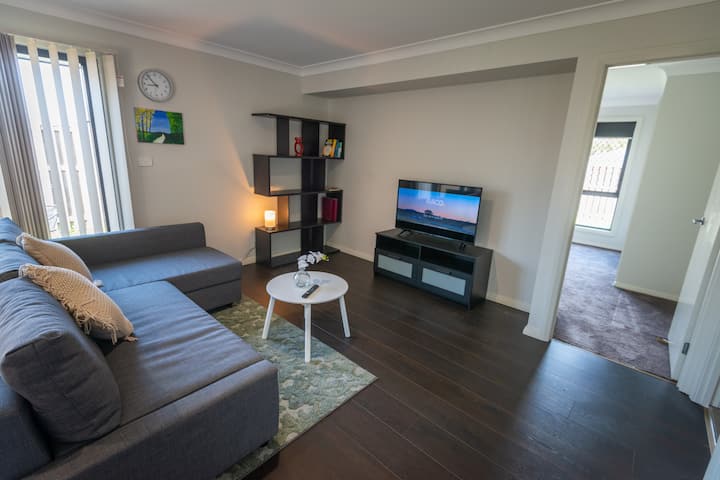 Self Contained Flat  By Theme Parks Of Gold Coast - Gold Coast