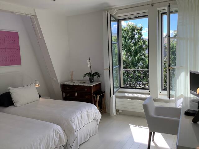 Luxury furnished 4 bedroom apartement from 10 N gallery image 4