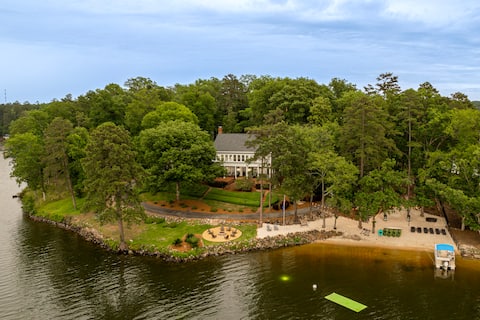 Luxury Peninsula Escape – Beach & Fire Pit
