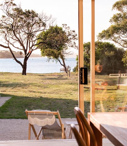 Lobster Pot Cabin – Waterfront Escape Freycinet