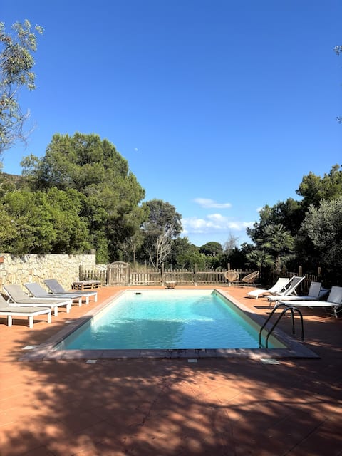Villa with swimming pool immersed in the National Park