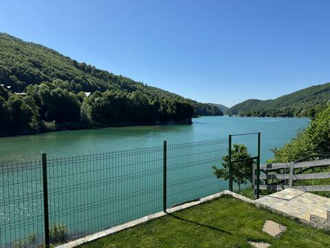 Doftana Lake House