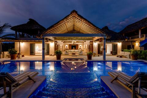 Casa Sunshine Beach Front with Pickleball Court