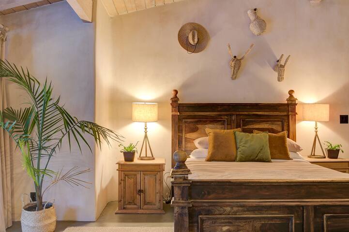 Art Ranch LA | Private Studio City Estate gallery image 5