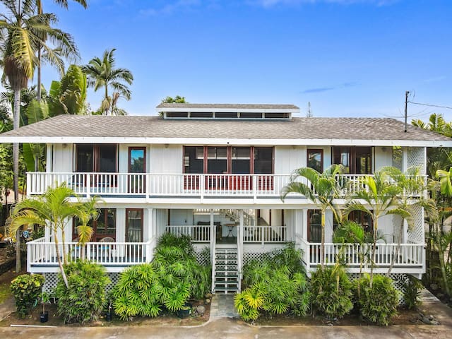 Walk to Beach- Large 5 Suites w/ 5 Baths & Pool