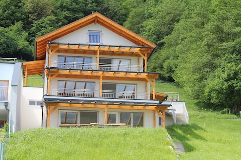 Dream apartment right on the lake