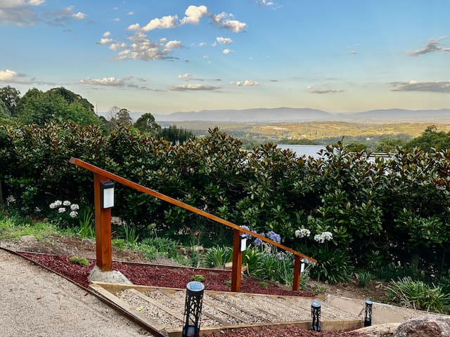 Hanging Garden-Mountain Views Retreat gallery image 4