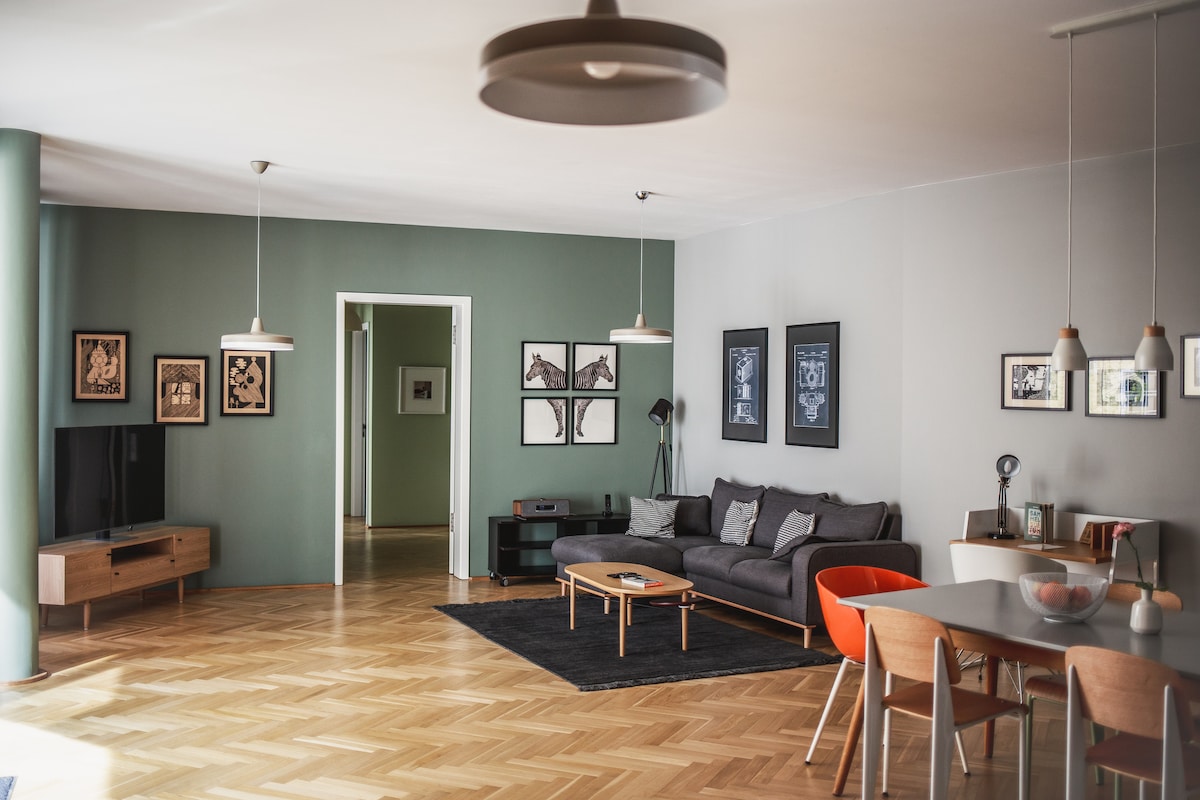 Proprietà Airbnb di successo: 134m² Three-Bedroom Apartment w/ Balcony in Mitte a Mitte