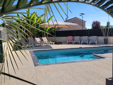 Beautiful villa, heated pool*, foosball