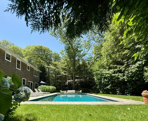 Amagansett Farmhouse Retreat - Pool until October