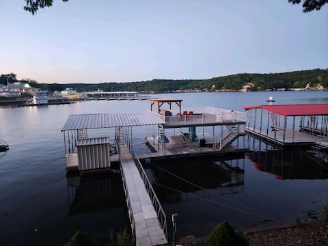 Beautiful lake house on lake of the ozarks