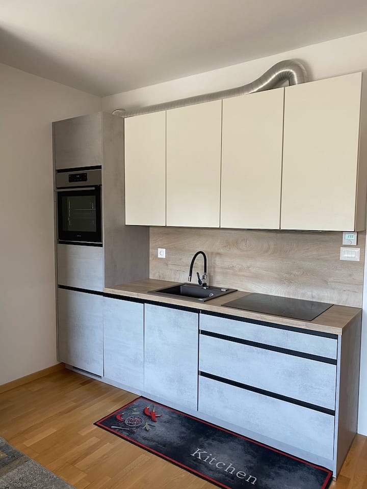 Modern Apartment W/terrace & Free Parking - Ljubljana