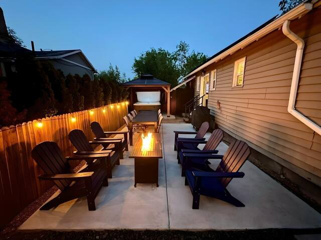 1930s Bungalow: Salt Water Pool, Hot Tub, Big Yard gallery image 3