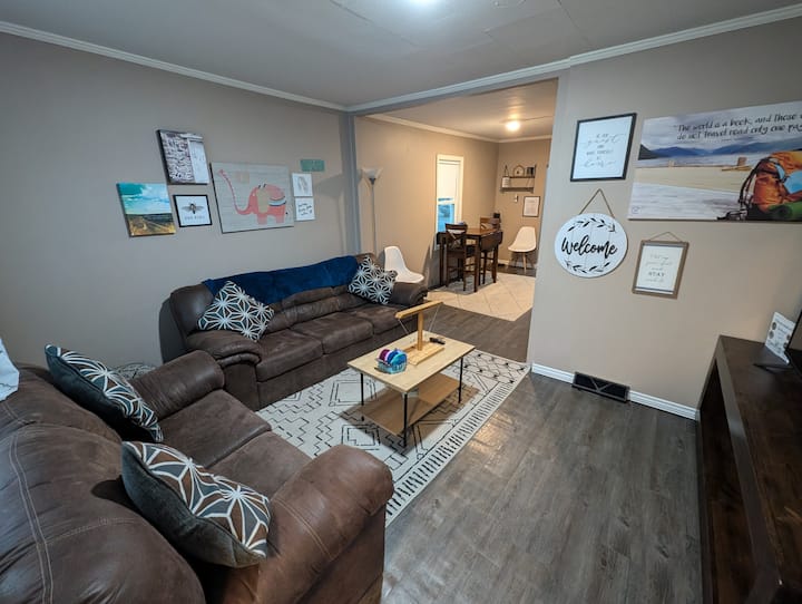 Comfy Cozy Cottage - Aberdeen, SD