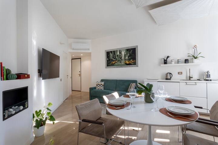 Beautiful four-room apartment in the city center gallery image 3