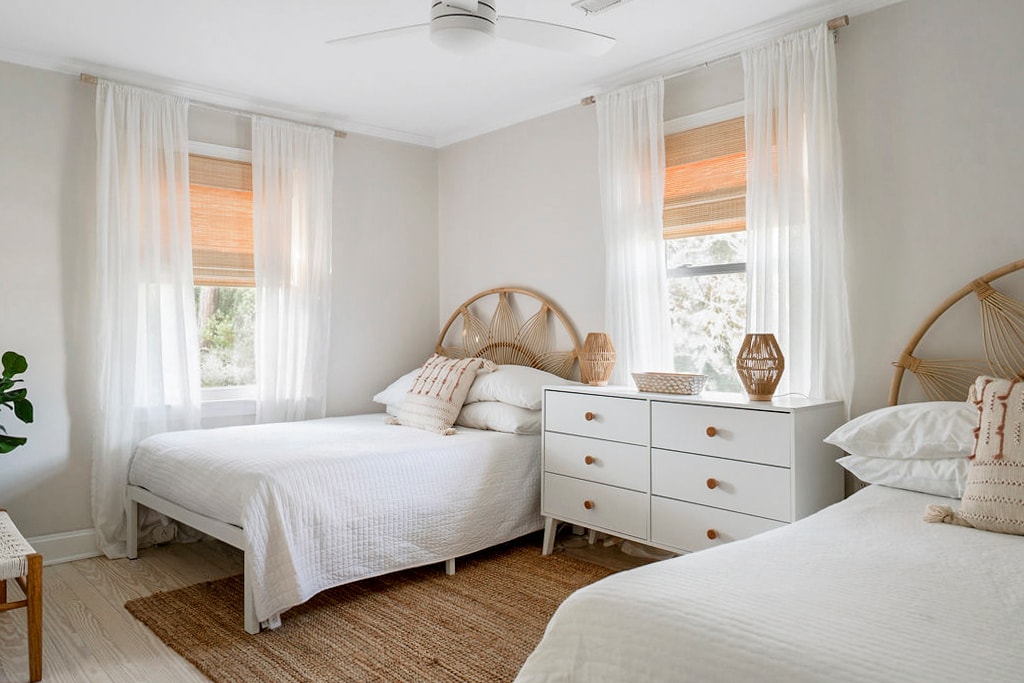 בית ראשי - חדר שינה עם שתי מיטות מלאות