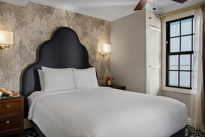 Inn @ The Opera~ - San Francisco Armory