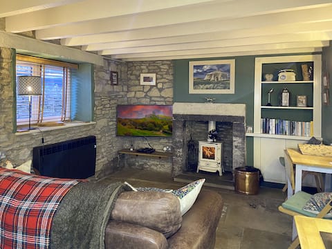 Cosy Cottage in Rural Hamlet on the Jurassic Coast