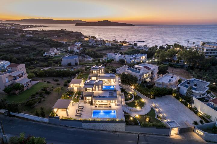 Large Groups 20 guests_Heat.Pool*Sauna*Jacuzzi*Gym gallery image 2