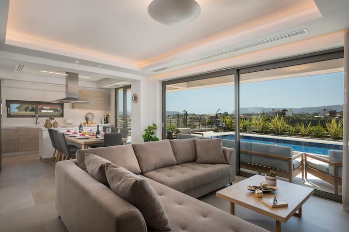 Wellness & Spa Retreat: Seafront Villas For 20–24 - Chania
