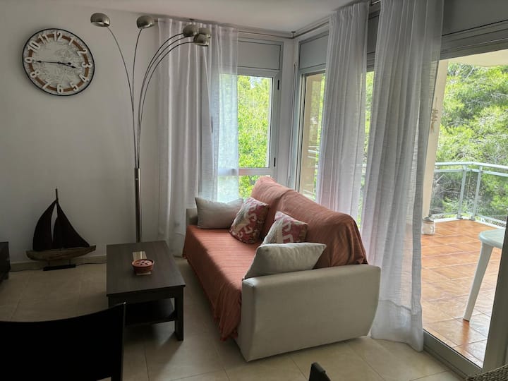 Apartment With Terrace, Pool And Beach 150 M Away - Costa Dorada (España)