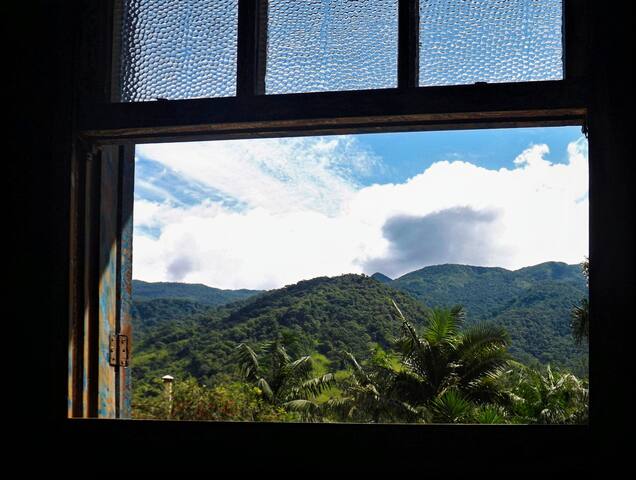 Entire home with Studio bedrooms in São José Dos Campos - Chalé rústico na natureza de SFX