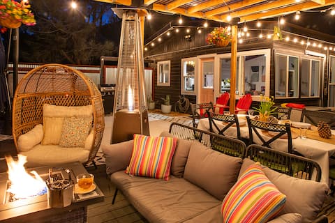 WOW LAKE VIEWS + Hot Tub + Renovated + NEW BEDS+EV