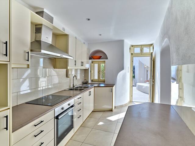 Sunset View Villa Santorini – Outdoor Jacuzzi gallery image 4