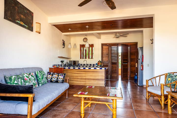 Casa Linda - First Floor 1 Bed Seaside Apartment. - Zihuatanejo