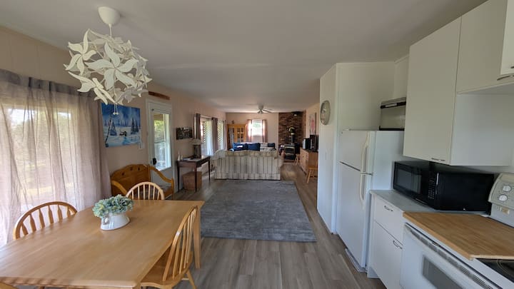 Cozy Cottage - South Shore Prince Edward Island. - 샬럿타운