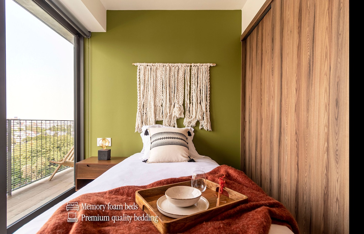 Samani, mapambo, mwonekano na vistawishi vinaweza kutofautiana kidogo.
