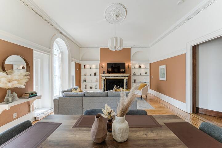 Old century 2BR apartment downtown Montreal gallery image 2