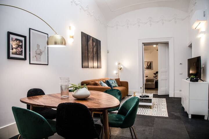 The Marble House Naples – Luxury Apartment gallery image 3