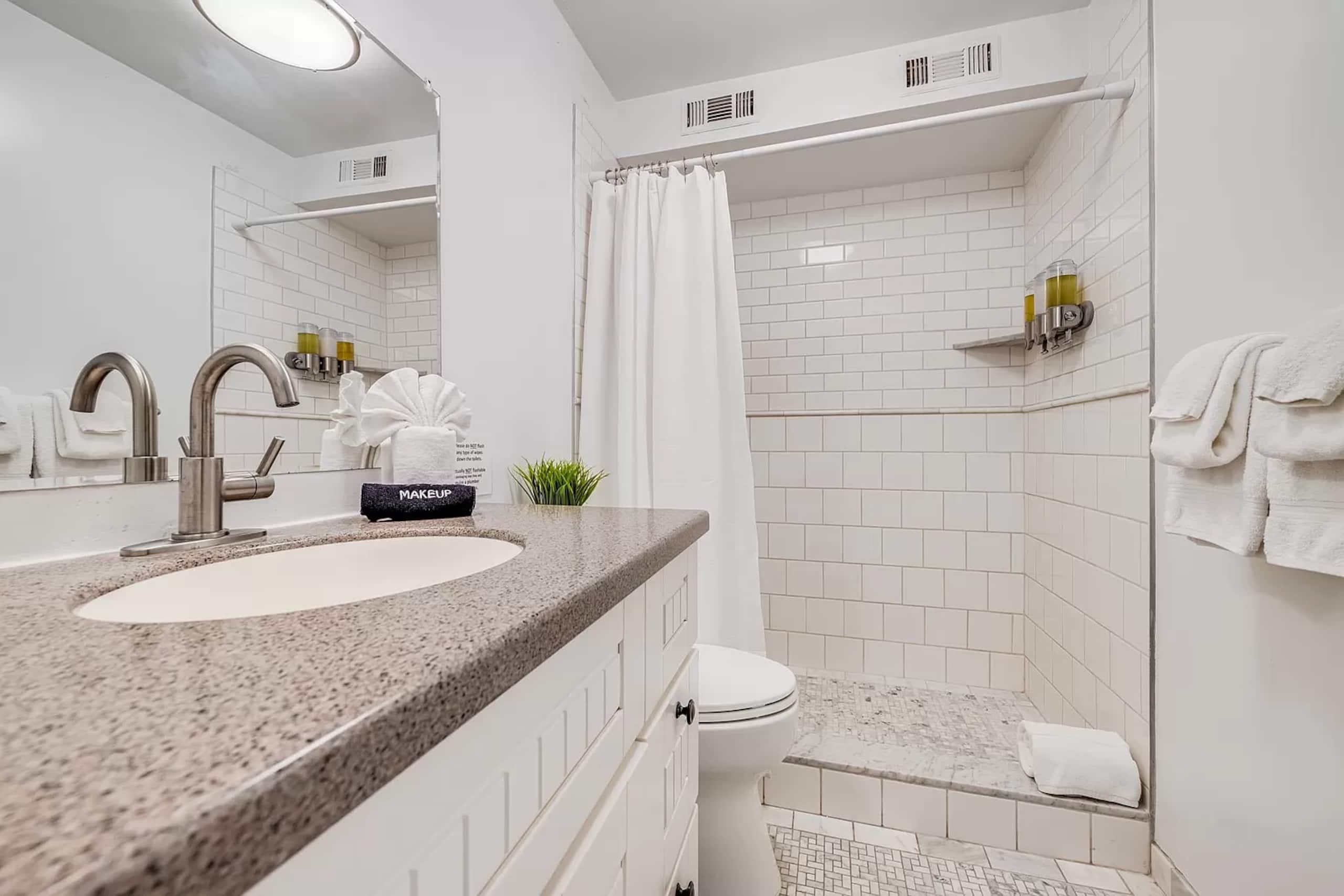 Condo in Wailuku · ★4.76 · 2 bedrooms · 3 beds · 2 baths - Image 16