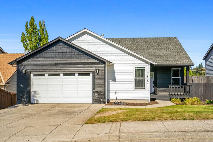 Salem’s Largest Stay | 3 Stories | Home Theater | gallery image 2