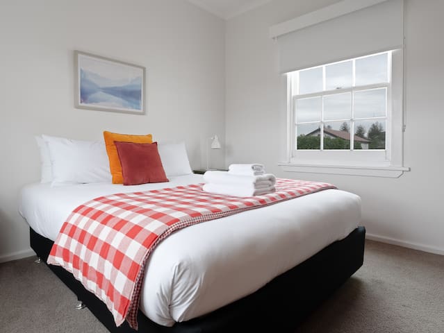 The Boatman’s West House – Low Head Pilot Station