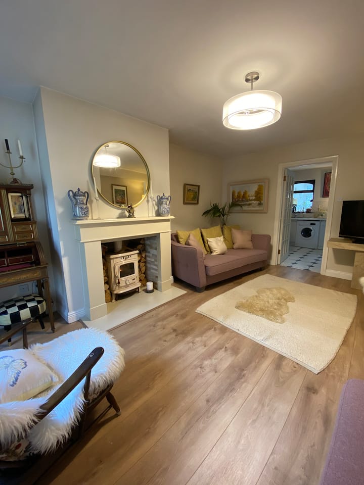 Double Ensuite Retreat By Lake & Golf Course - Blessington