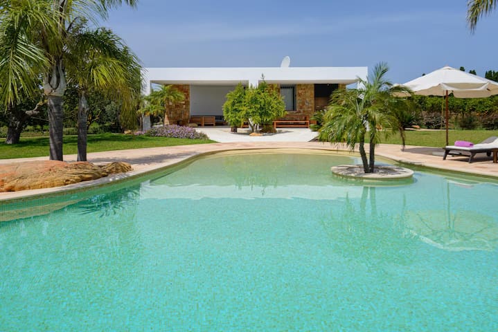 Agencia Inmobiliaria iHouseIbiza
 managed Airbnb listing 1