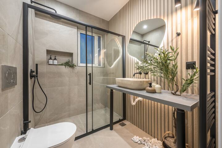 Parthenon dream, breathtaking views & free parking gallery image 5